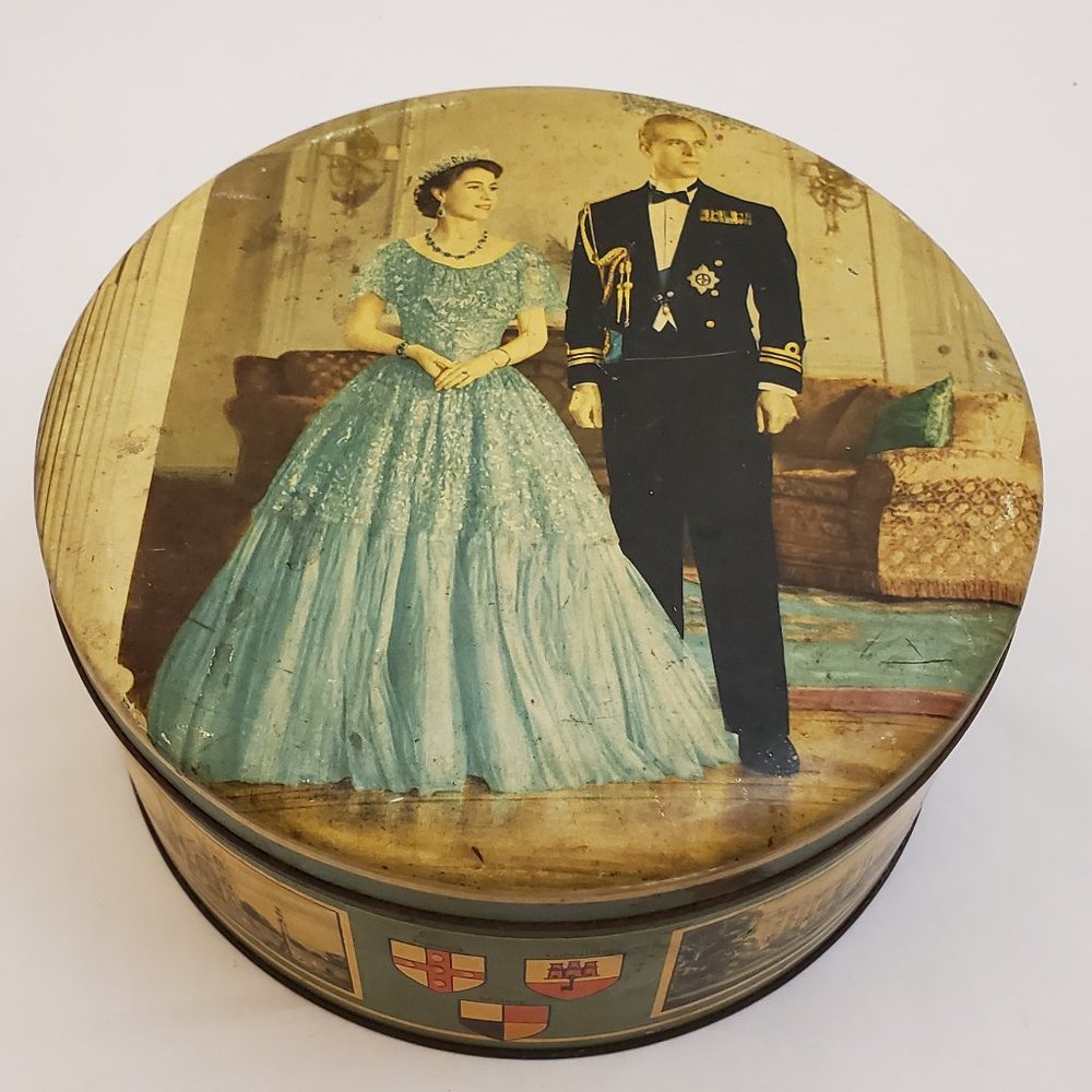 Antique Huntley & Palmers Biscuits Tin - HM Queen Elizabeth II 1953